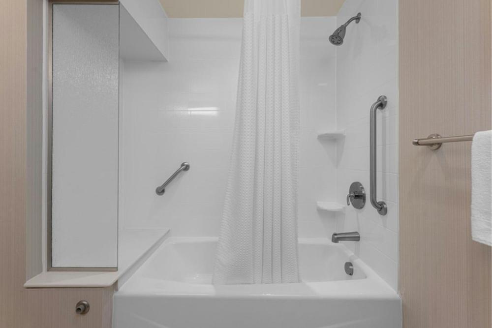 Courtyard by Marriott Asheville Airport